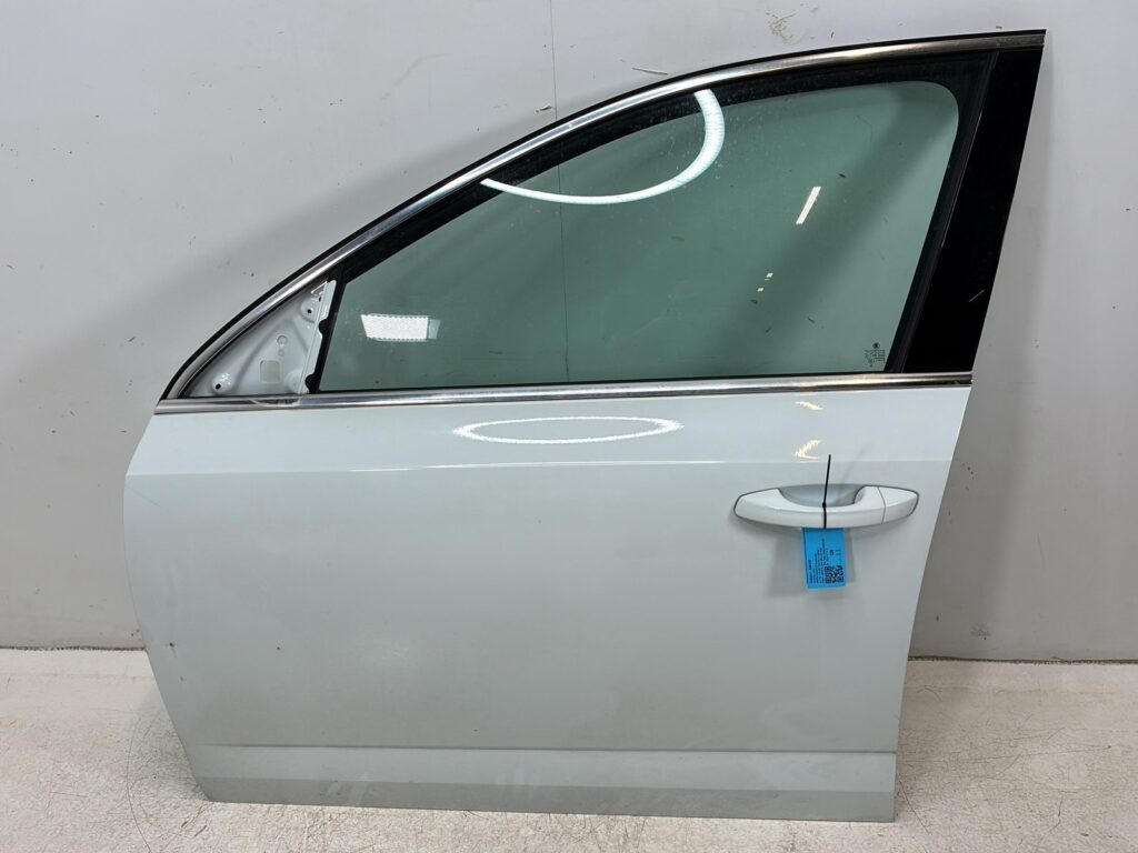 Skoda Octavia III / 5E Front Left Door OEM 5E0831055A