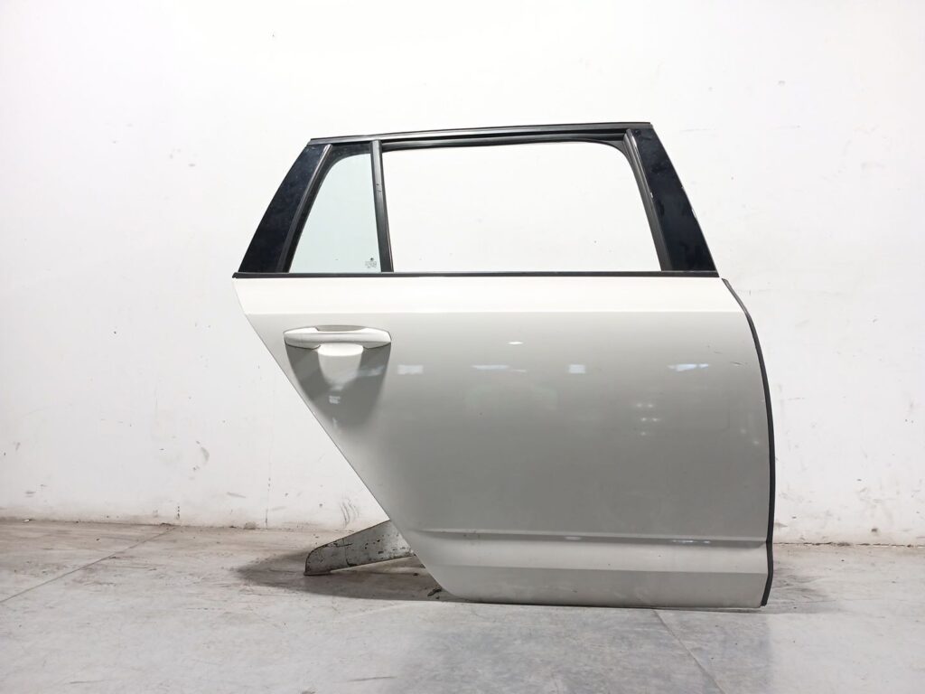 Skoda Octavia III / 5E Rear Right Door White OEM 5E9833056C