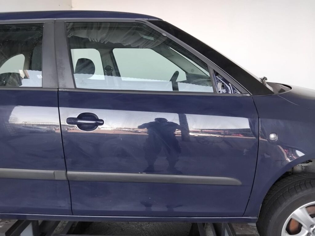 Skoda Fabia II / 5J Front Right Door Pacific Blue OEM 5J6831052