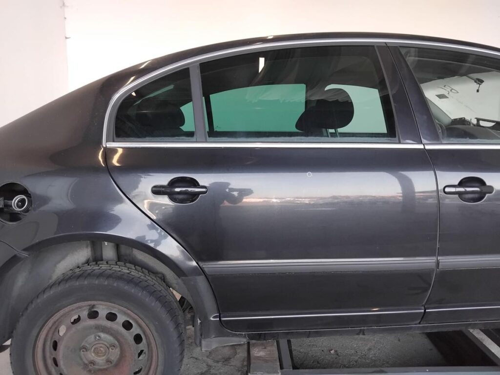 Skoda Superb I / 3U Rear Right Door Black Magic Metallic OEM 3U5833052B