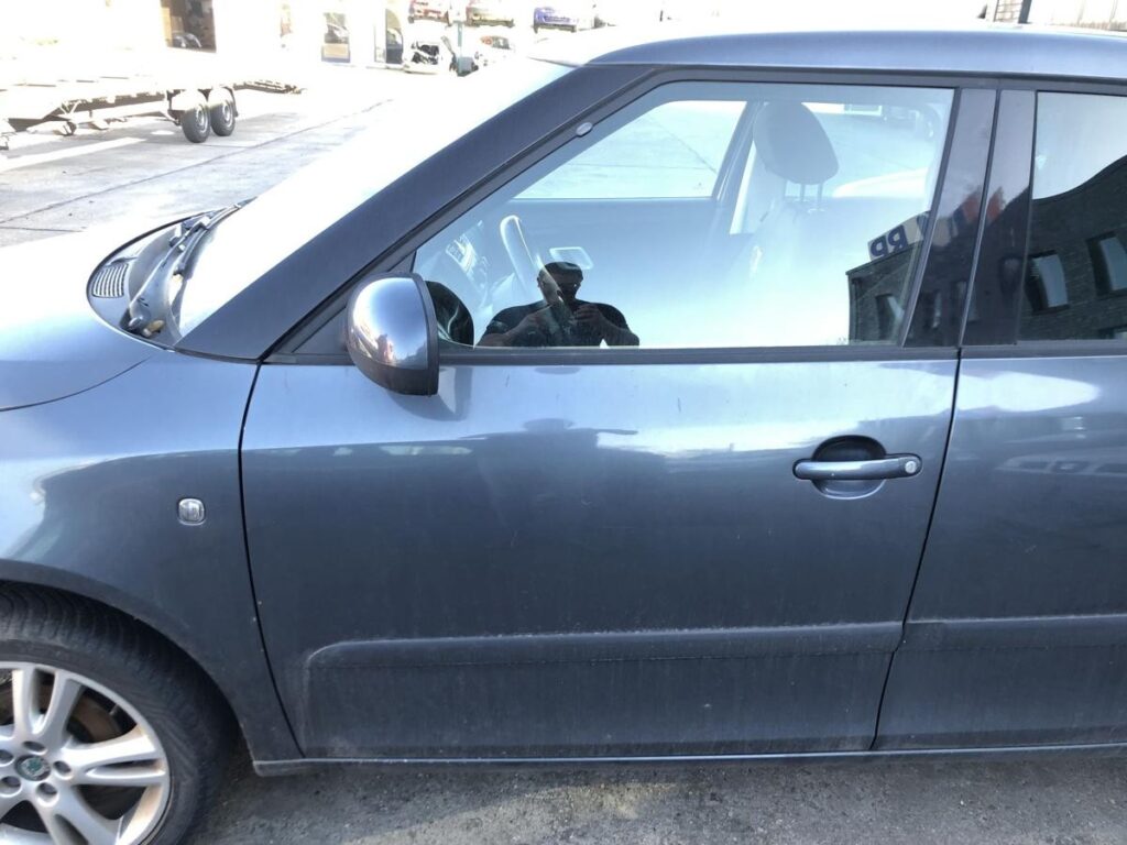 Skoda Fabia II / 5J Front Left Door Anthracite Grey OEM 5J6831051