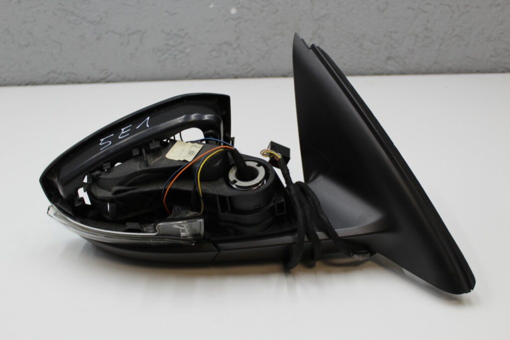 Skoda Octavia III / 5E Right Side Mirror OEM 5E1857408BH