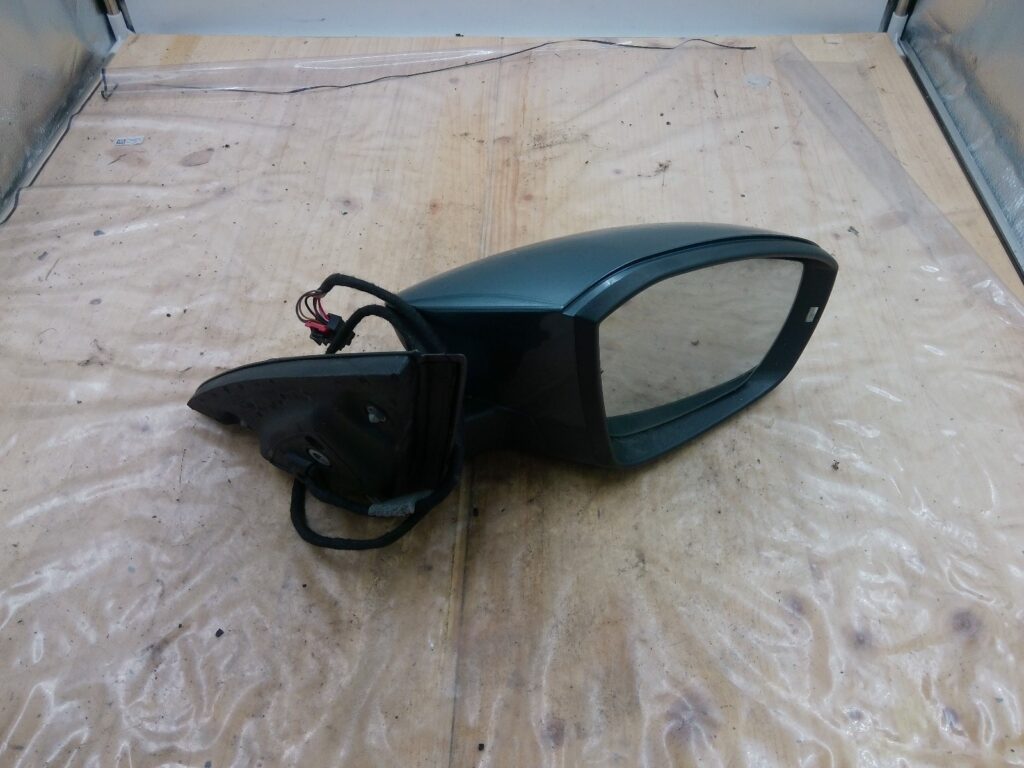Skoda Octavia III / 5E Right Side Mirror