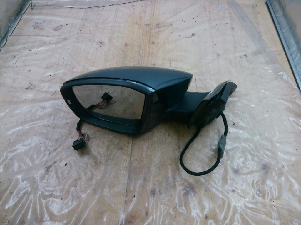 Skoda Octavia III / 5E Left Side Mirror