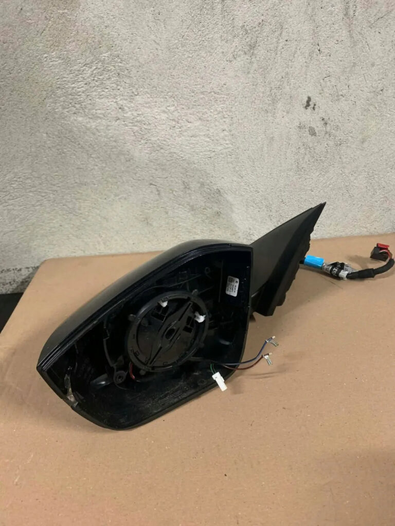Skoda Octavia IV / NX Left Side Mirror OEM 5E4857407CA