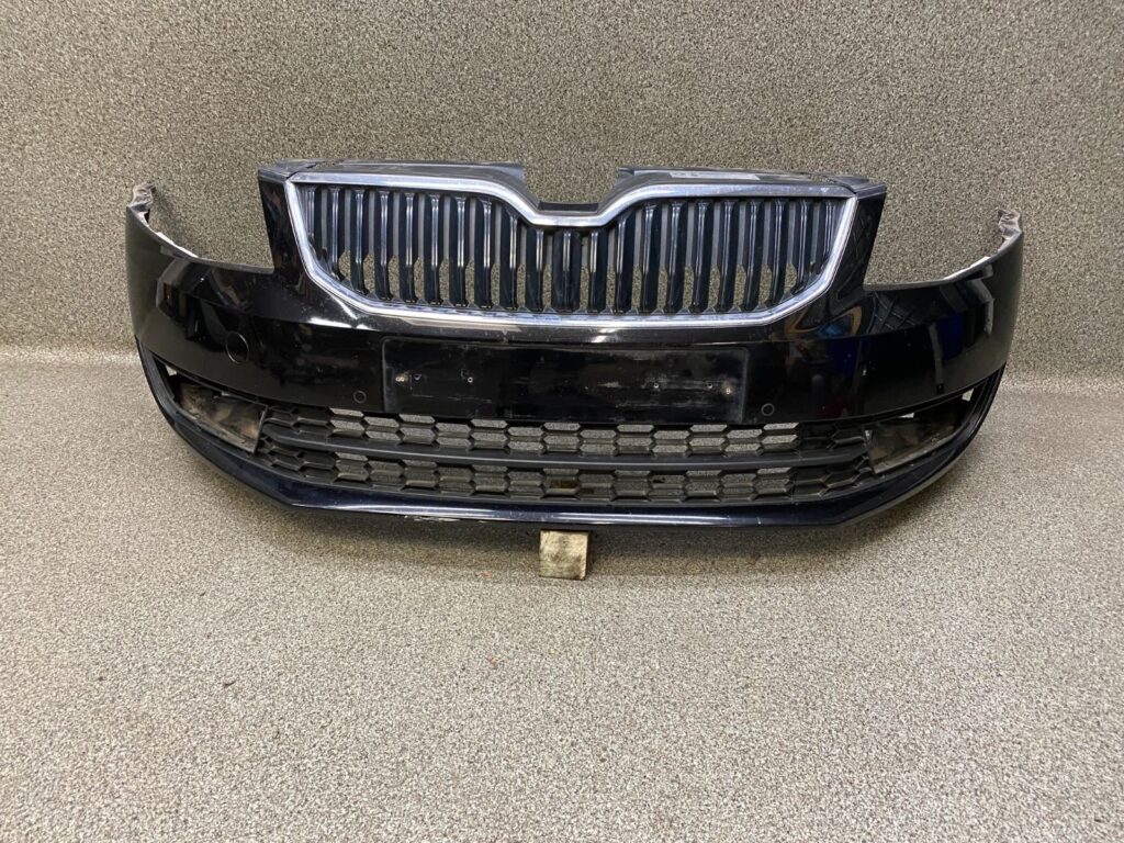 Skoda Octavia III / 5E Front Bumper Cover Black OEM 5E0807221