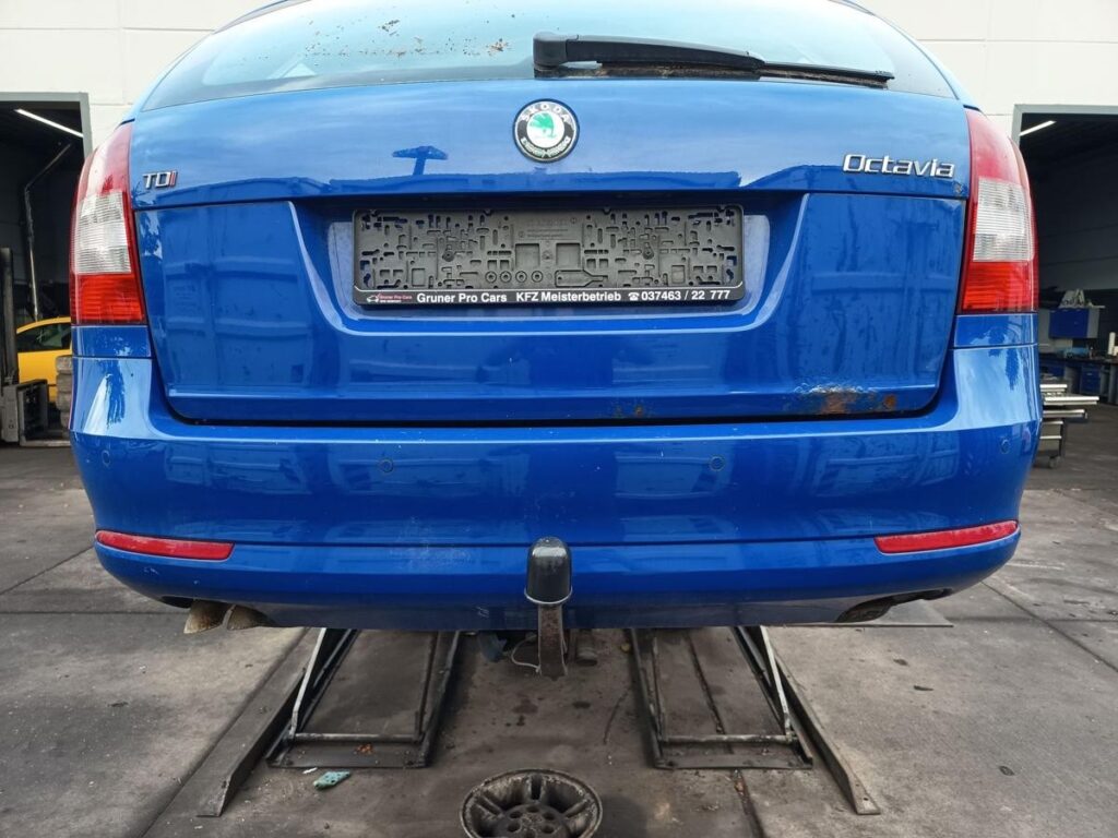 Skoda Octavia II / 1Z Rear Bumper Cover Dynamic Blue OEM 1Z5807417