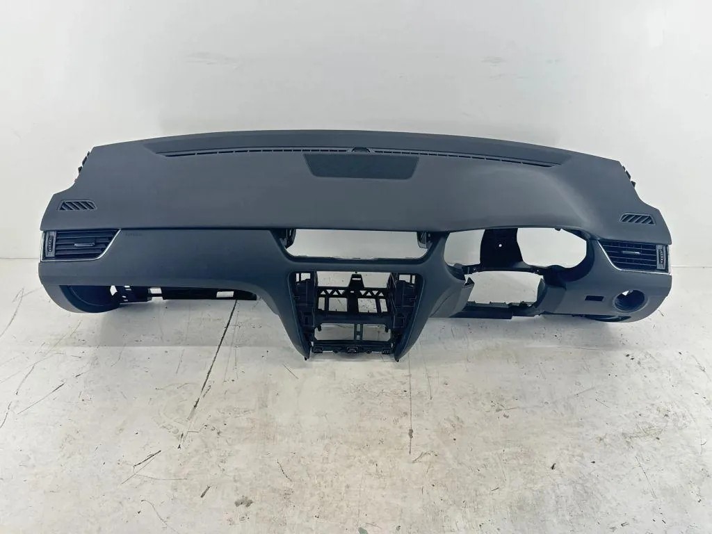 Skoda Octavia III / 5E Dashboard RHD OEM 5E2857007E