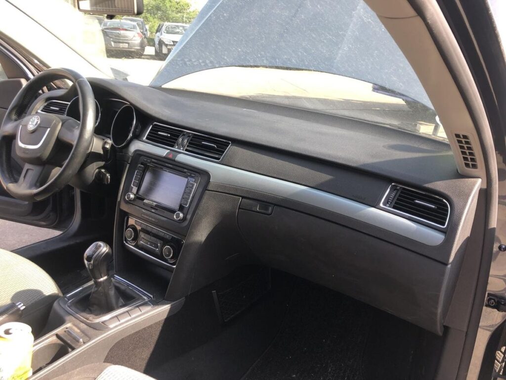 Skoda Superb II / 3T Dashboard