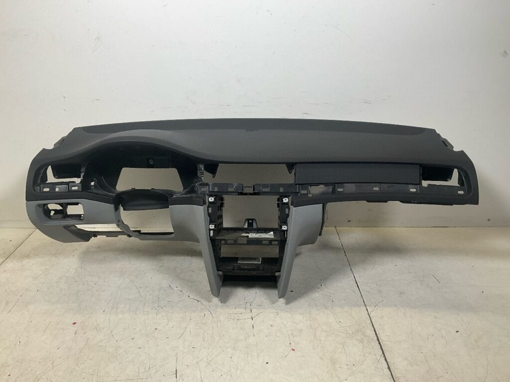Skoda Superb II / 3T Dashboard OEM 3T1857007C
