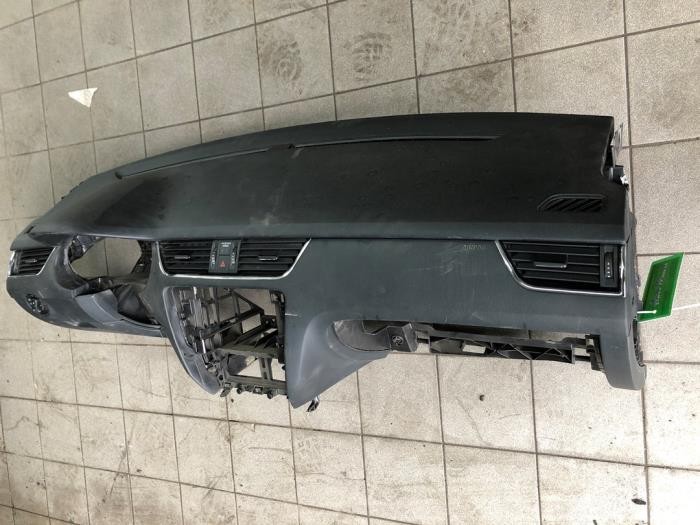 Skoda Octavia III / 5E Dashboard OEM 5E1857007AR