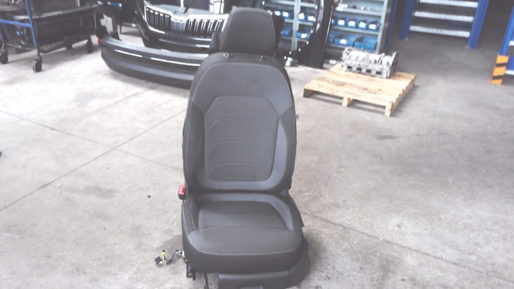 Skoda Kodiaq NS Front Left Seat Black / grey