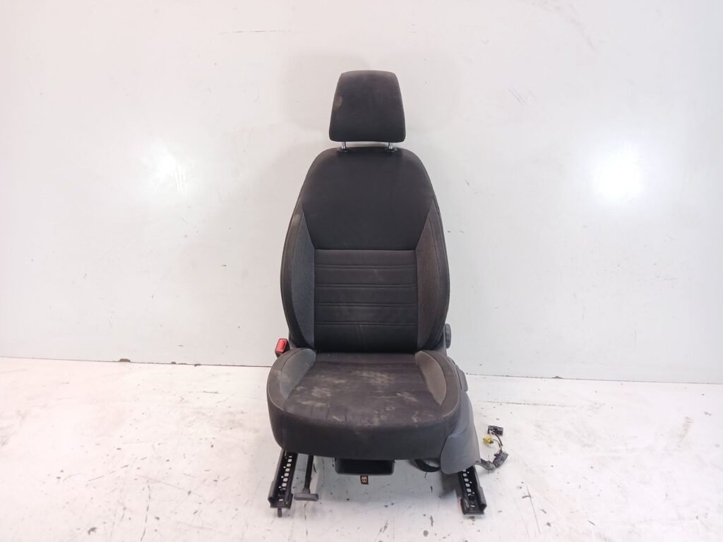 Skoda Octavia III 5E Front Left Seat