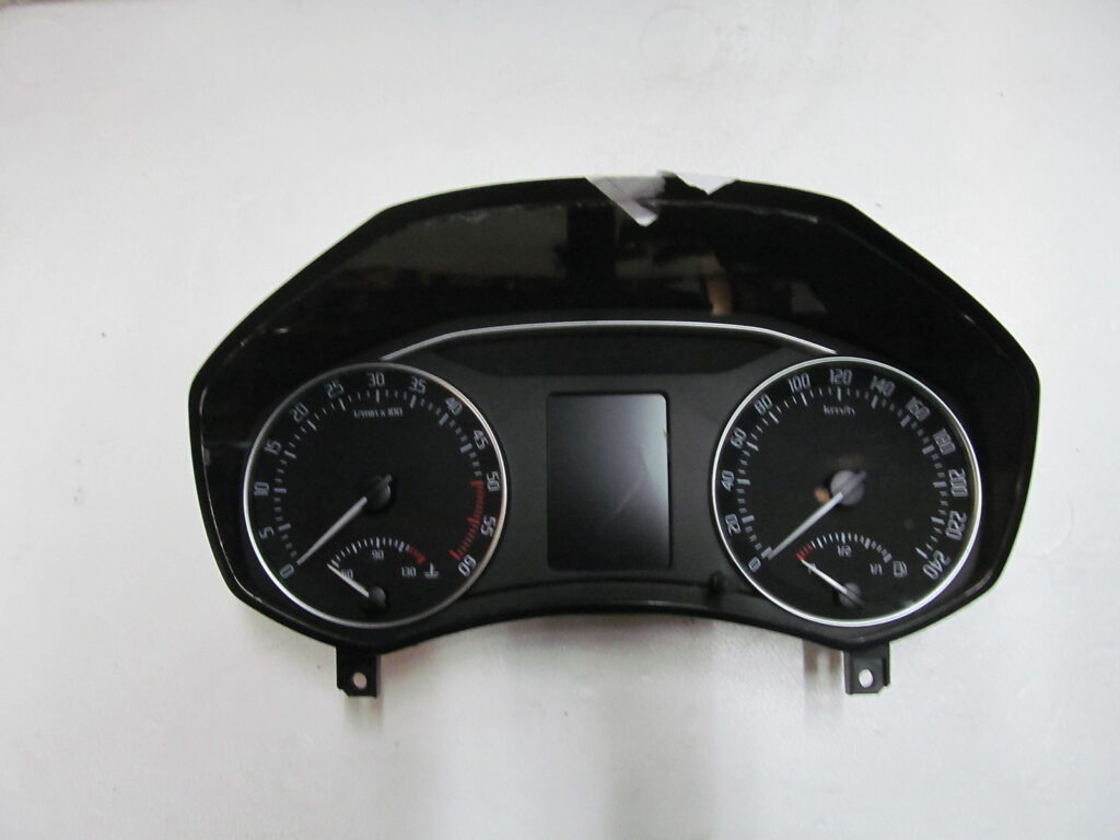 Skoda Octavia II 1Z Analogue Instrument Cluster with Display OEM 1Z0920843M