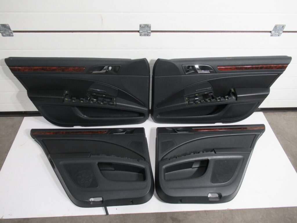 Skoda Superb II 3T Left / Right Door Panel Set