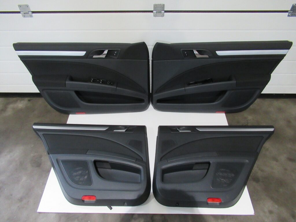 Skoda Superb II 3T Left / Right Door Panel Set