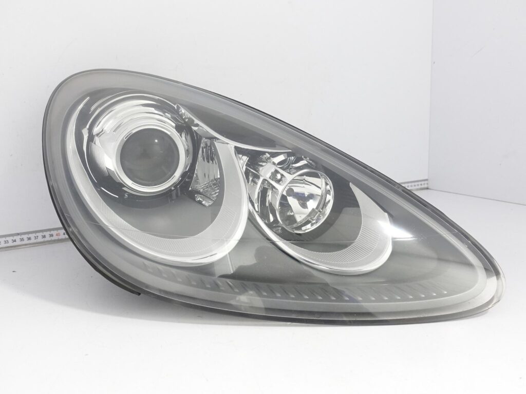 Porsche Cayenne 7P5 / 958 Front Right Xenon Headlight OEM 7P5941032CA