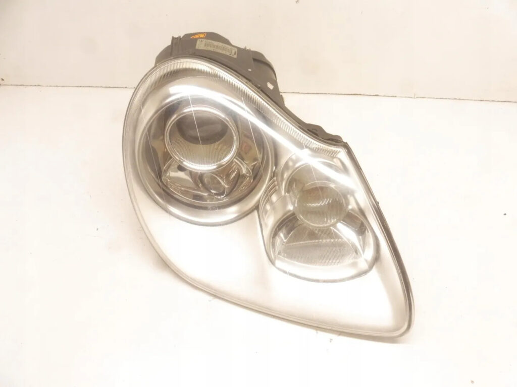Porsche Cayenne Front Right Xenon Headlight OEM 89306360