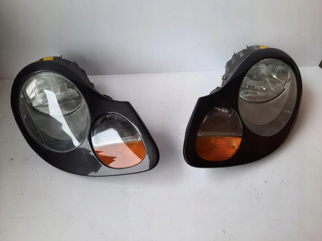 Porsche 911 / Boxster Front Headlight Set OEM 996631054 / 996631053