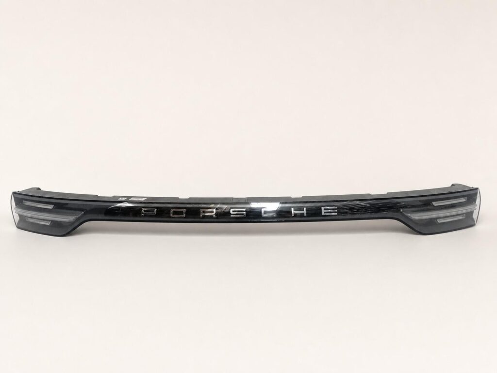 Porsche Cayenne E3 / 9Y0 Rear LED Tail Light Bar OEM 9Y0945081R