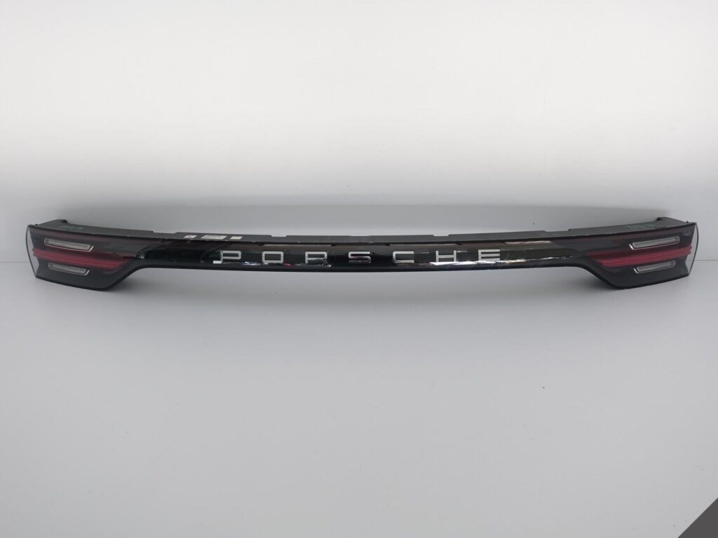 Porsche Cayenne 9Y0 / E3 Rear LED Tail Light Bar OEM 9Y0945081F