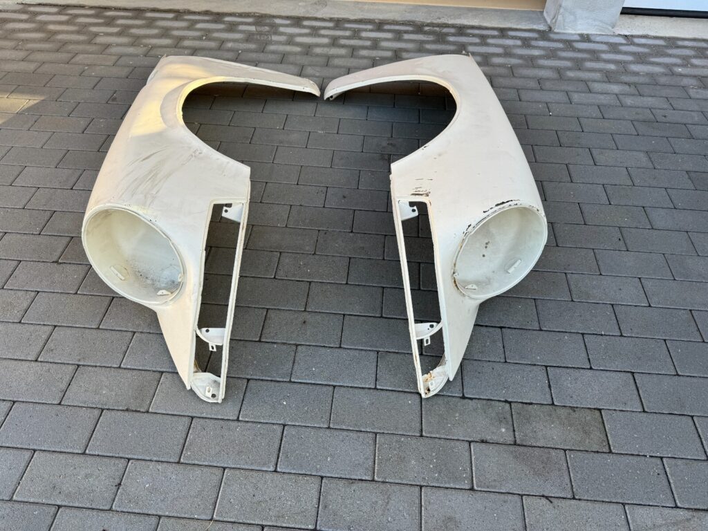Porsche 911 / 912 F-Series Front Fender Set White OEM 90150303123 / 90150303223