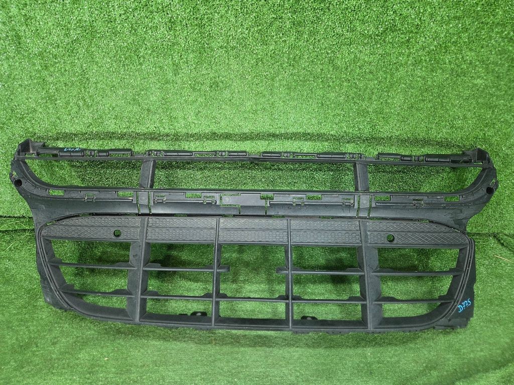 Porsche Macan 95B Front Grille OEM 95B807683AB