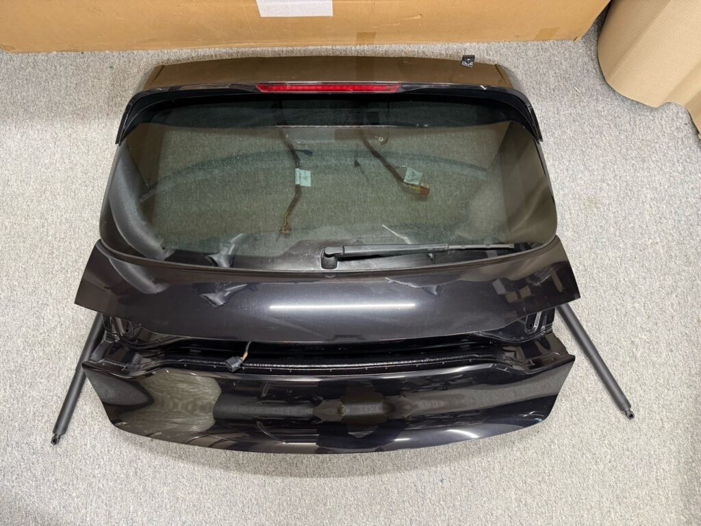 Porsche Macan 95B Rear Tailgate Black OEM 95B827041AYGRV