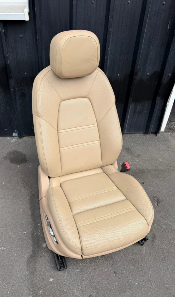 Porsche Cayenne 9Y / E3 Front Right Seat Mojave Beige