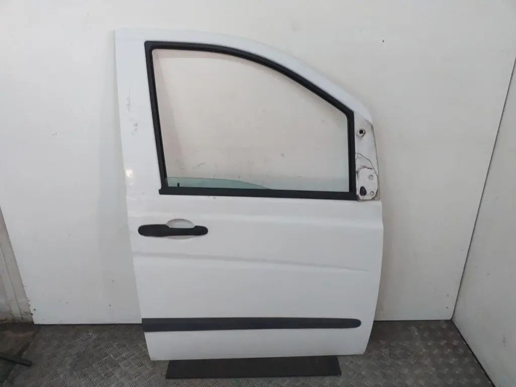 Mercedes Vito 639 Front Left Door Arctic White