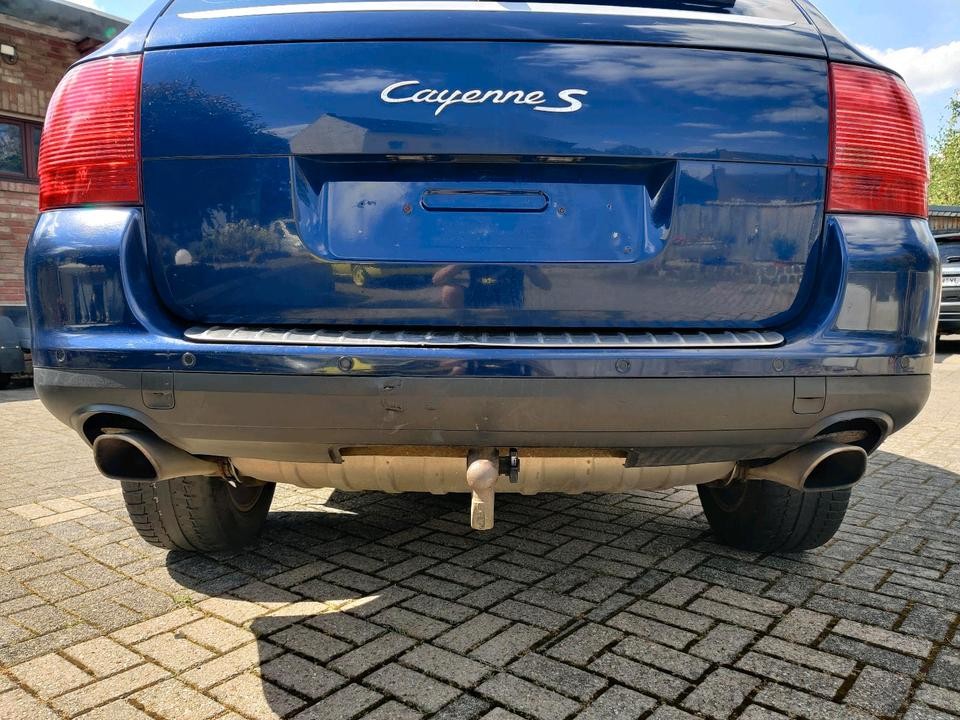 Porsche Cayenne 9PA Rear Bumper Blue