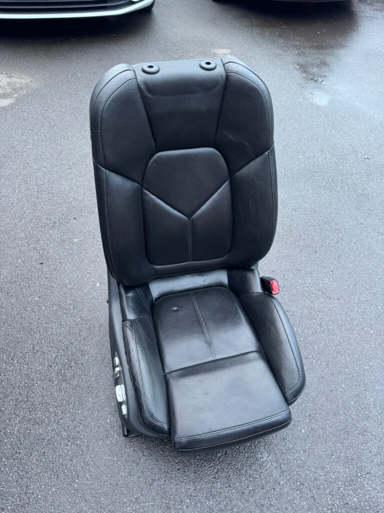 Porsche Cayenne 92A / 958 Front Right Passenger Seat Black