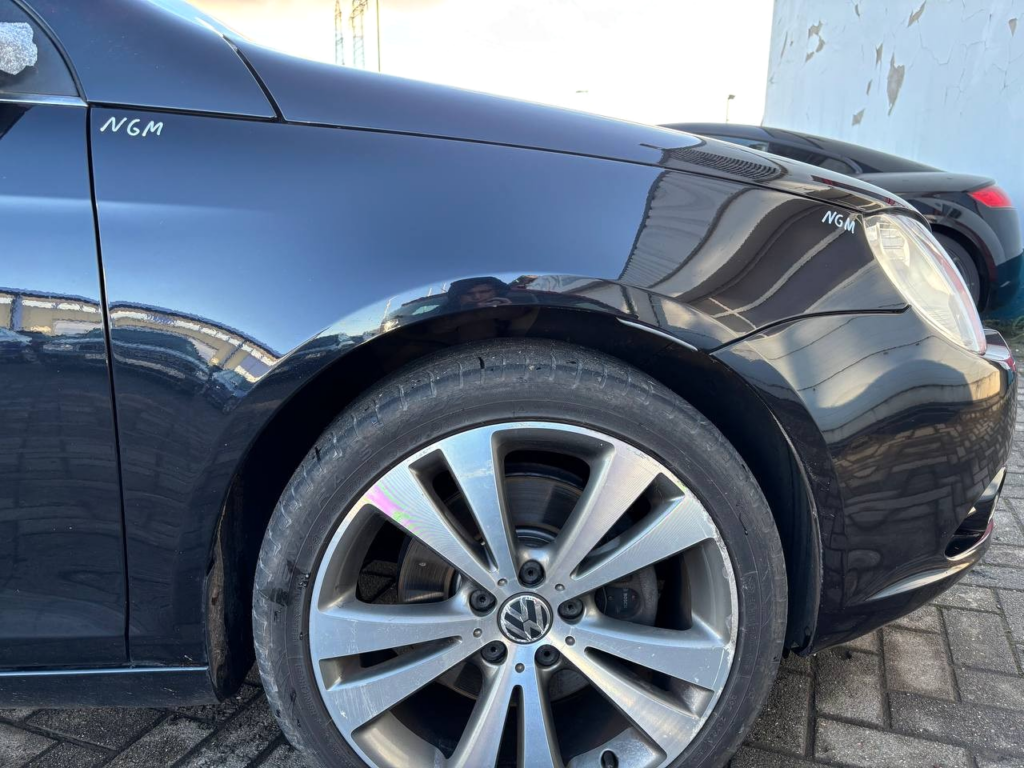 Volkswagen Eos 1F Front Right Fender Deep Black Pearl
