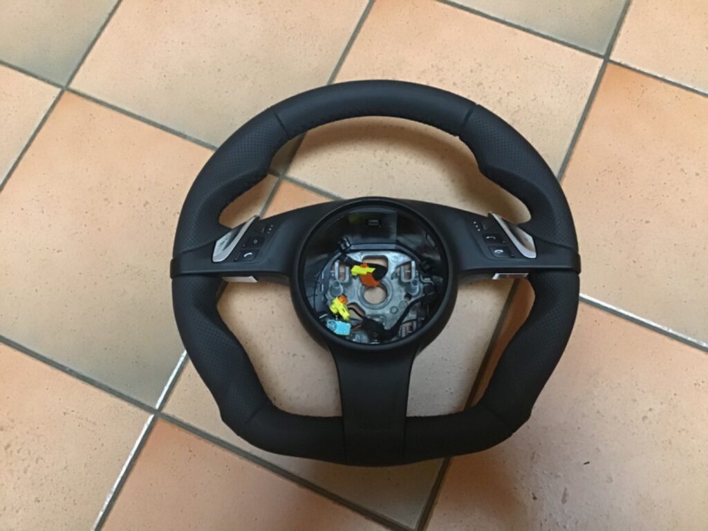 Porsche 911 / Panamera Steering Wheel