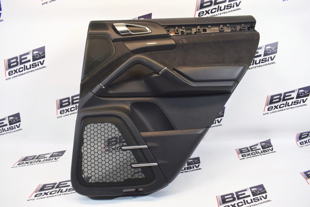 Porsche Cayenne 958 / 92A Rear Right Door Panel OEM 7P5867212G