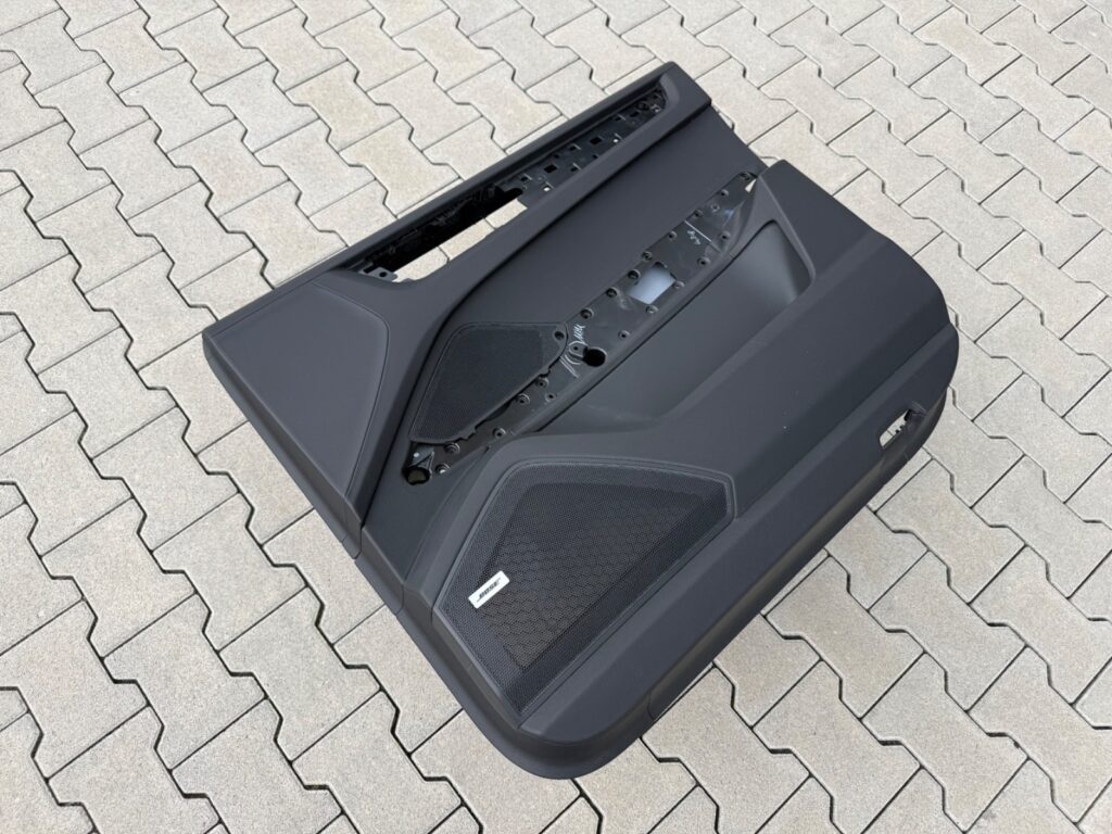 Porsche Cayenne 9Y0 / 9YA Front Right Door Panel Black OEM 9Y0867108CEA11