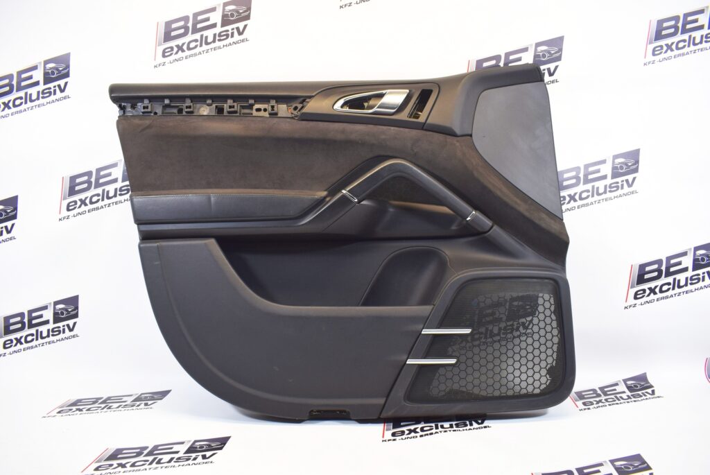Porsche Cayenne 958 / 92A Front Left Door Panel OEM 7P5867011D