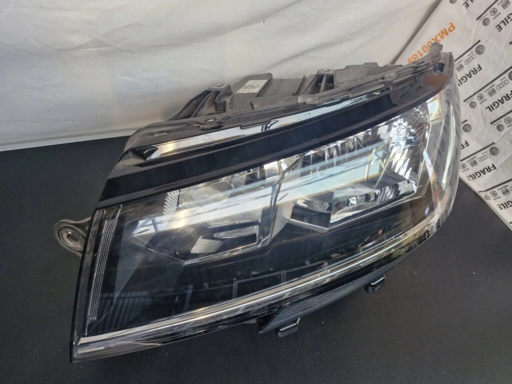Volkswagen Transporter T6 Front Left Headlight Black OEM 7L1941005