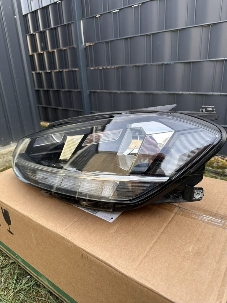 Volkswagen Golf VII Front Left / Right LED Headlight Set
