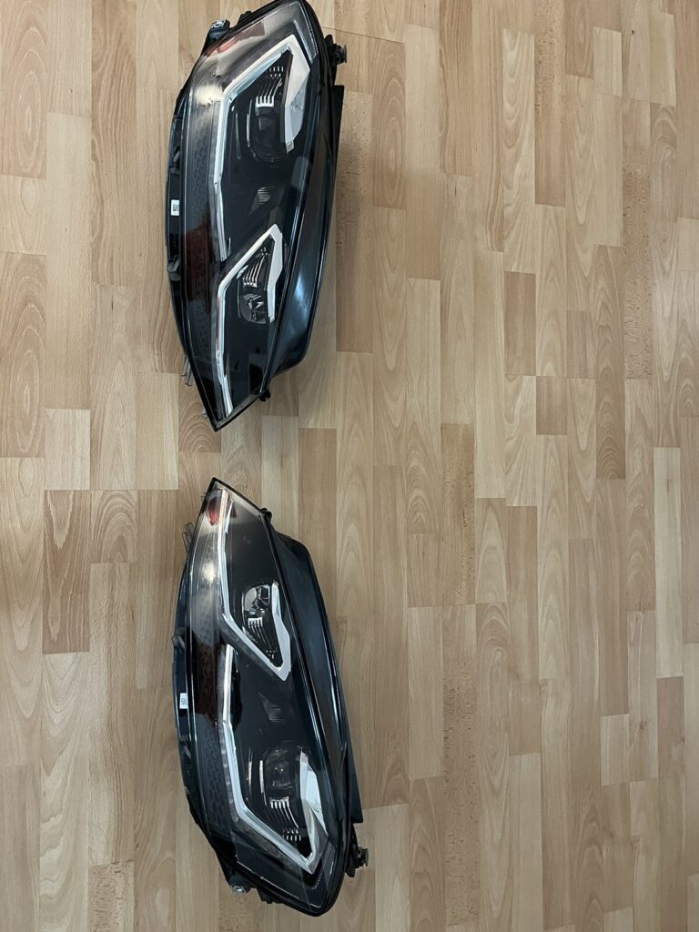 Volkswagen Golf VII Front Left / Right LED Headlight Set