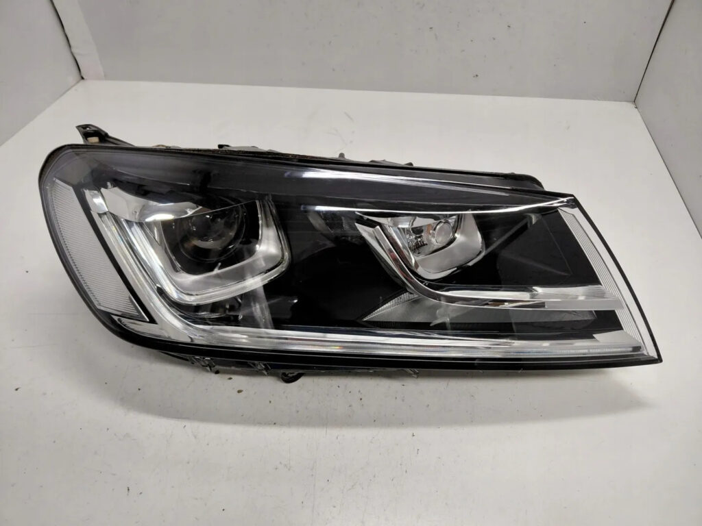Volkswagen Touareg Front Right LED Headlight Black OEM 7P1941034A