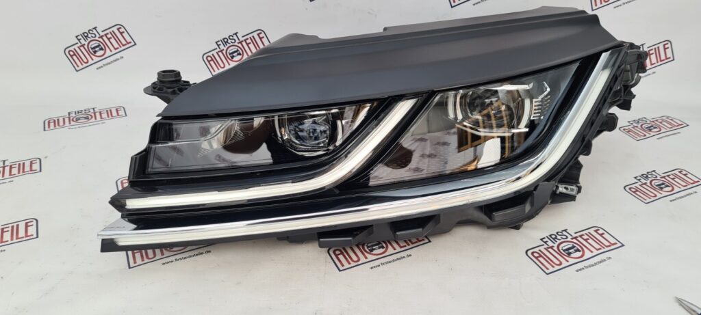 Volkswagen Arteon Front LED Headlight