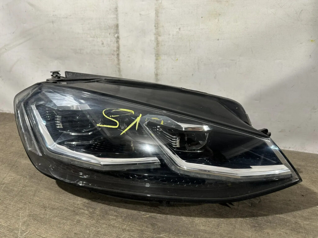 Volkswagen Golf VII Front Right LED Headlight OEM 5G1941036C