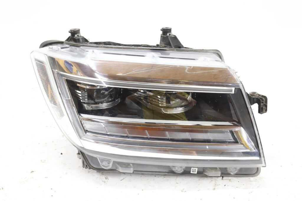 Volkswagen Crafter Front Right Headlight OEM 7C1941036F