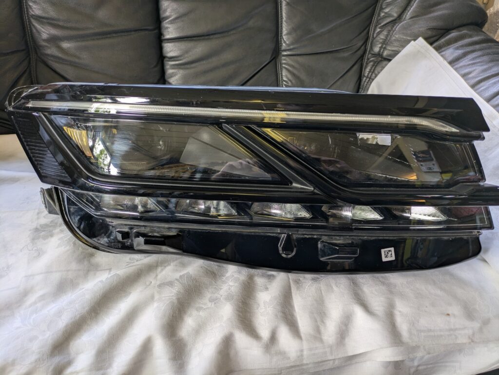 Volkswagen Touareg CR Front Right Matrix LED Headlight OEM 761941082A