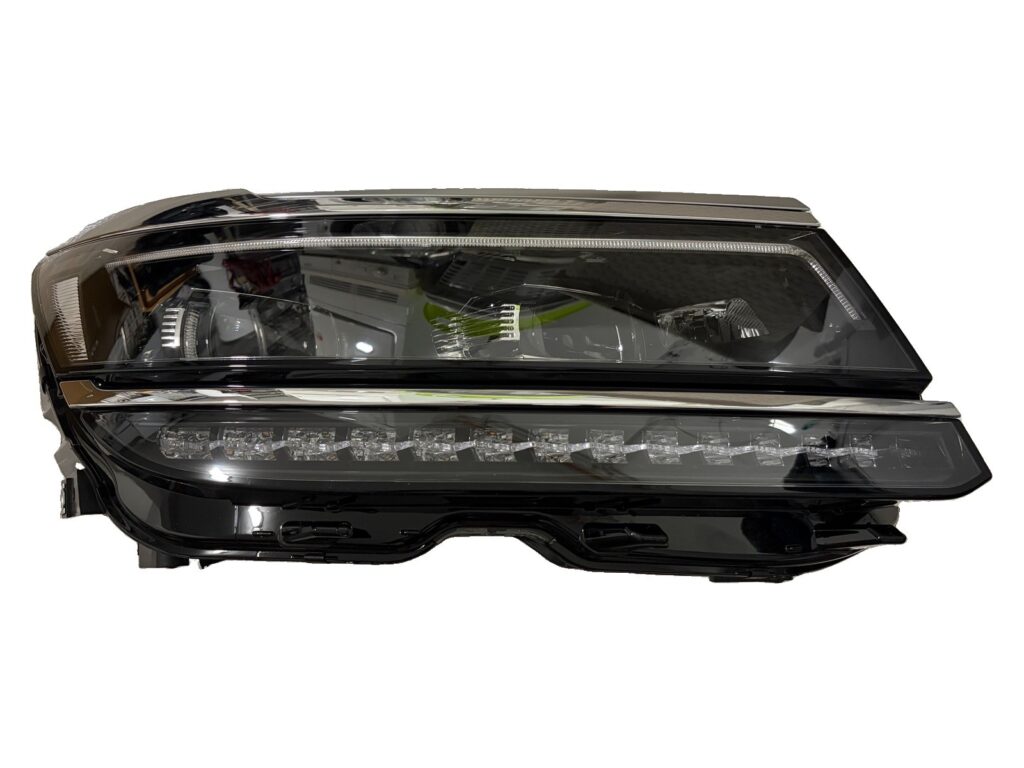Volkswagen Tiguan Front Right LED Headlight OEM 5NB941114E