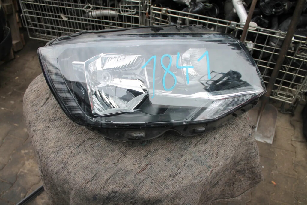 Volkswagen Transporter T6 Front Right Headlight Black OEM 7E1941016AD
