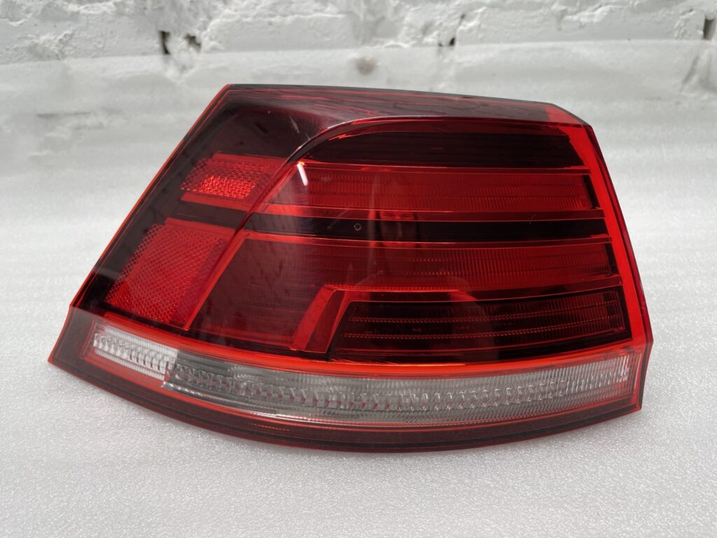 Volkswagen Golf Variant VII Rear Left LED Tail Light OEM 5G9945095E