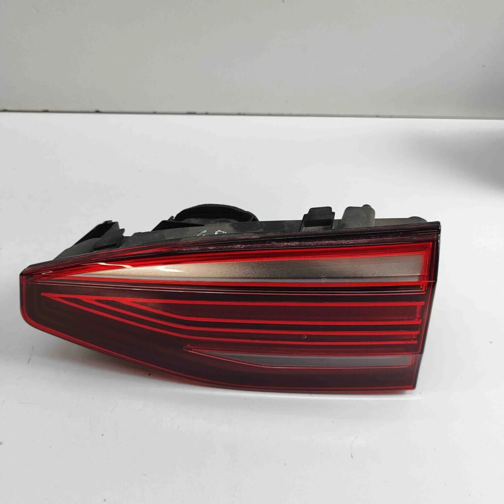 Volkswagen Multivan T7 Rear Right Tail Light OEM 7T0945094A