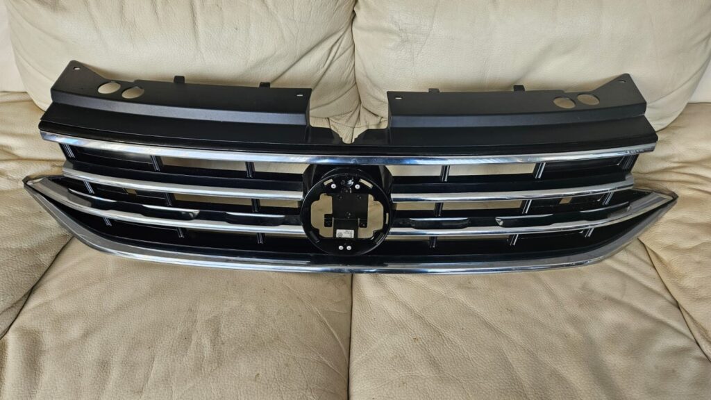 Volkswagen Tiguan 5NA Front Grille